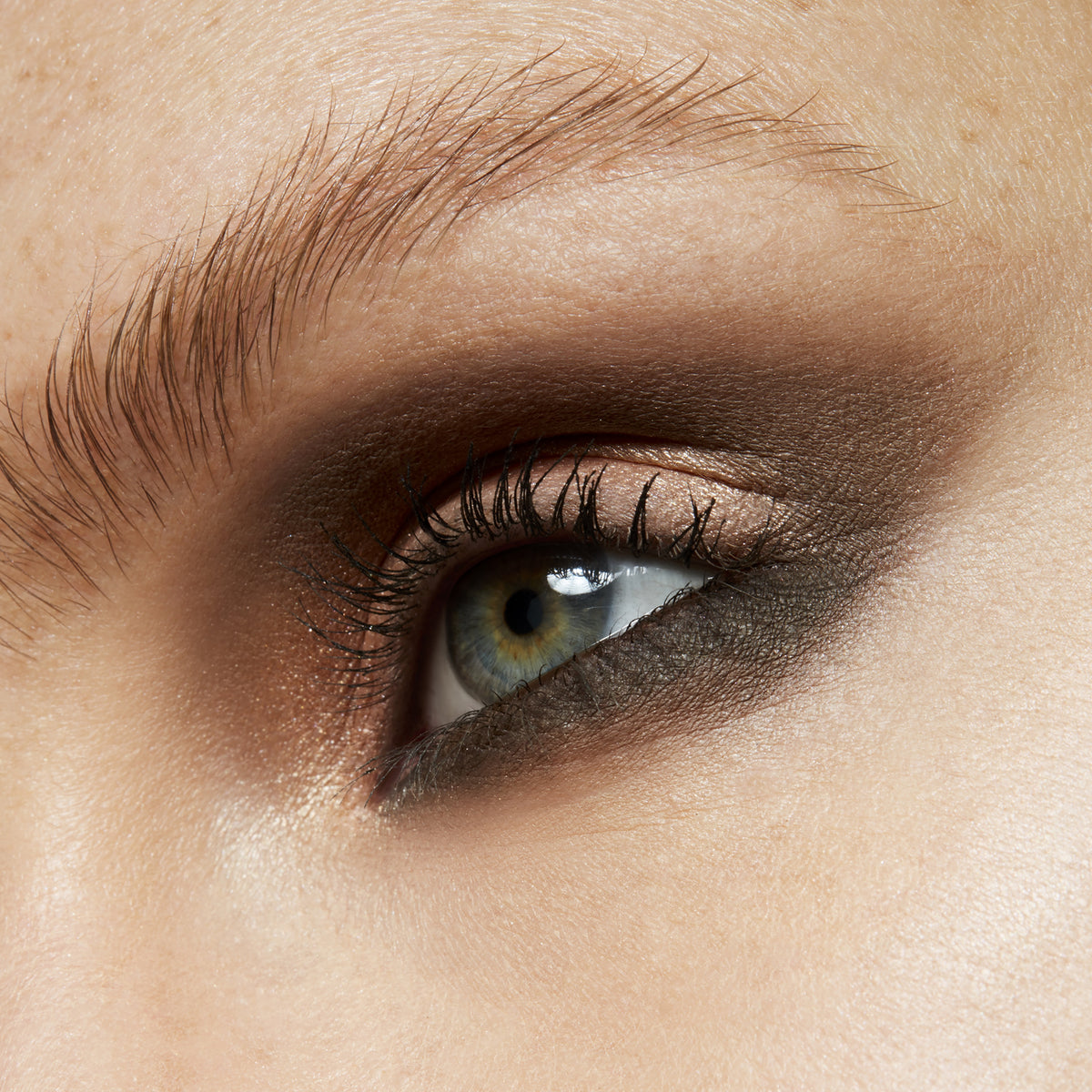 Eyeshadow, 1.5 g, Coquette, Model, light