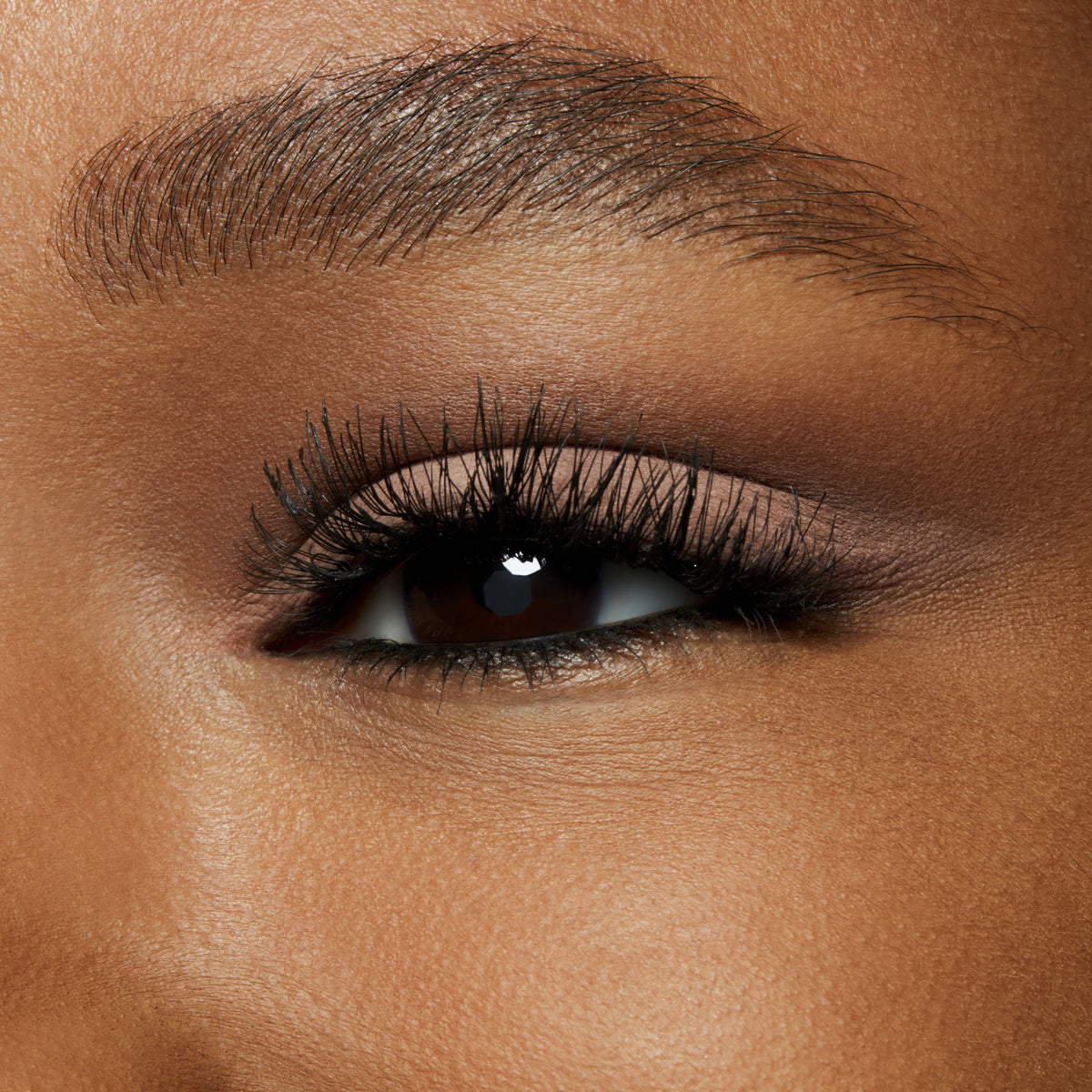 Eyeshadow, 1.5 g, Cozy Grey, Model, deep