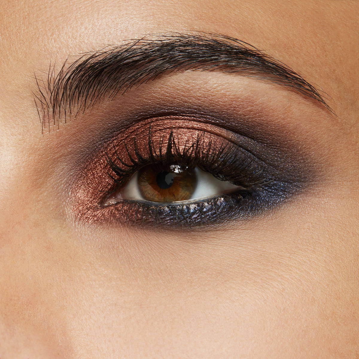 Eyeshadow, 1.3 g, Antiqued, Model, medium