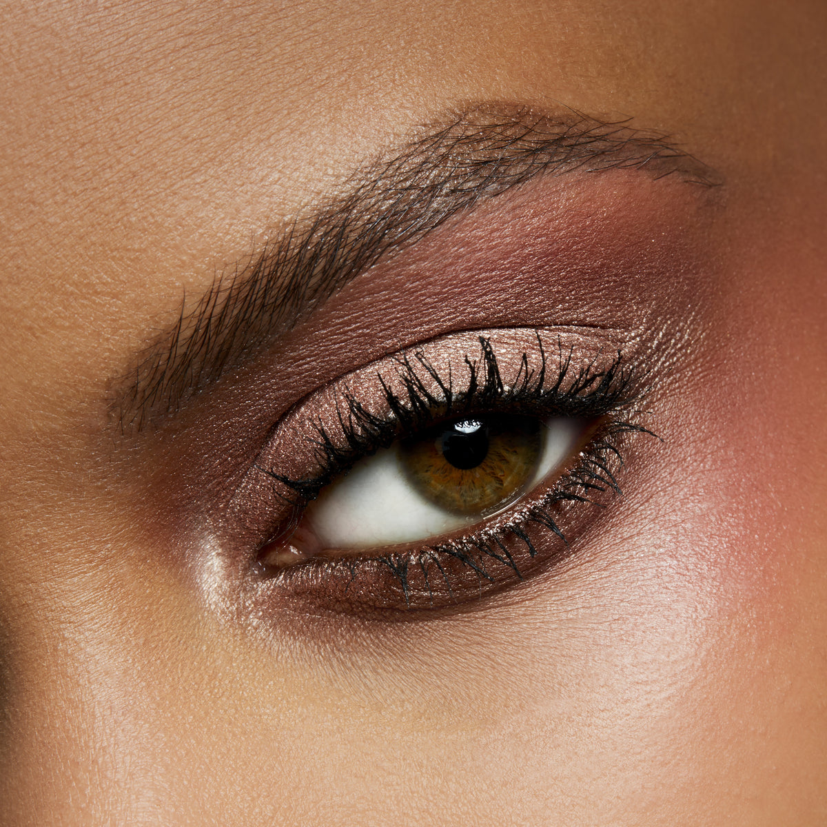Eyeshadow, 1.3 g, All That Glitters, Model, deep