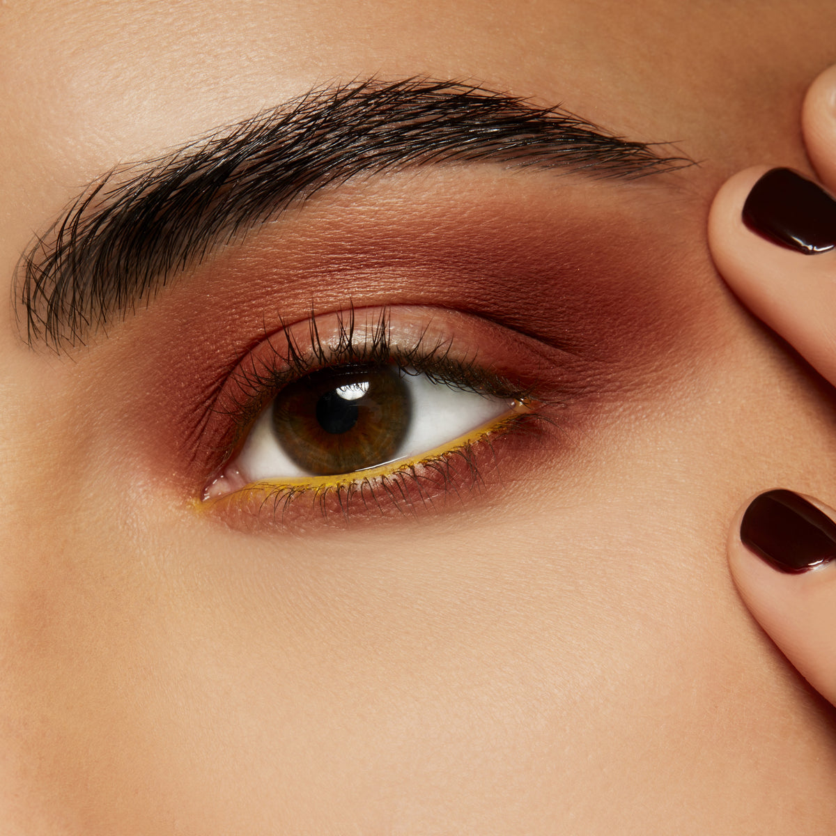 Eyeshadow, 1.5 g, Brown Script, Model, medium