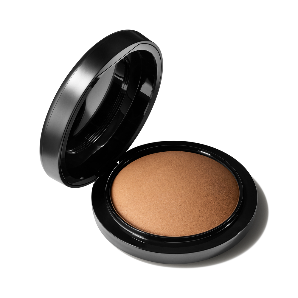 Mineralize Skinfinish Natural, 10.0 g, Dark, Product Shot