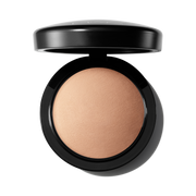 Mineralize Skinfinish Natural, 10.0 g, Medium Golden, Product Shot