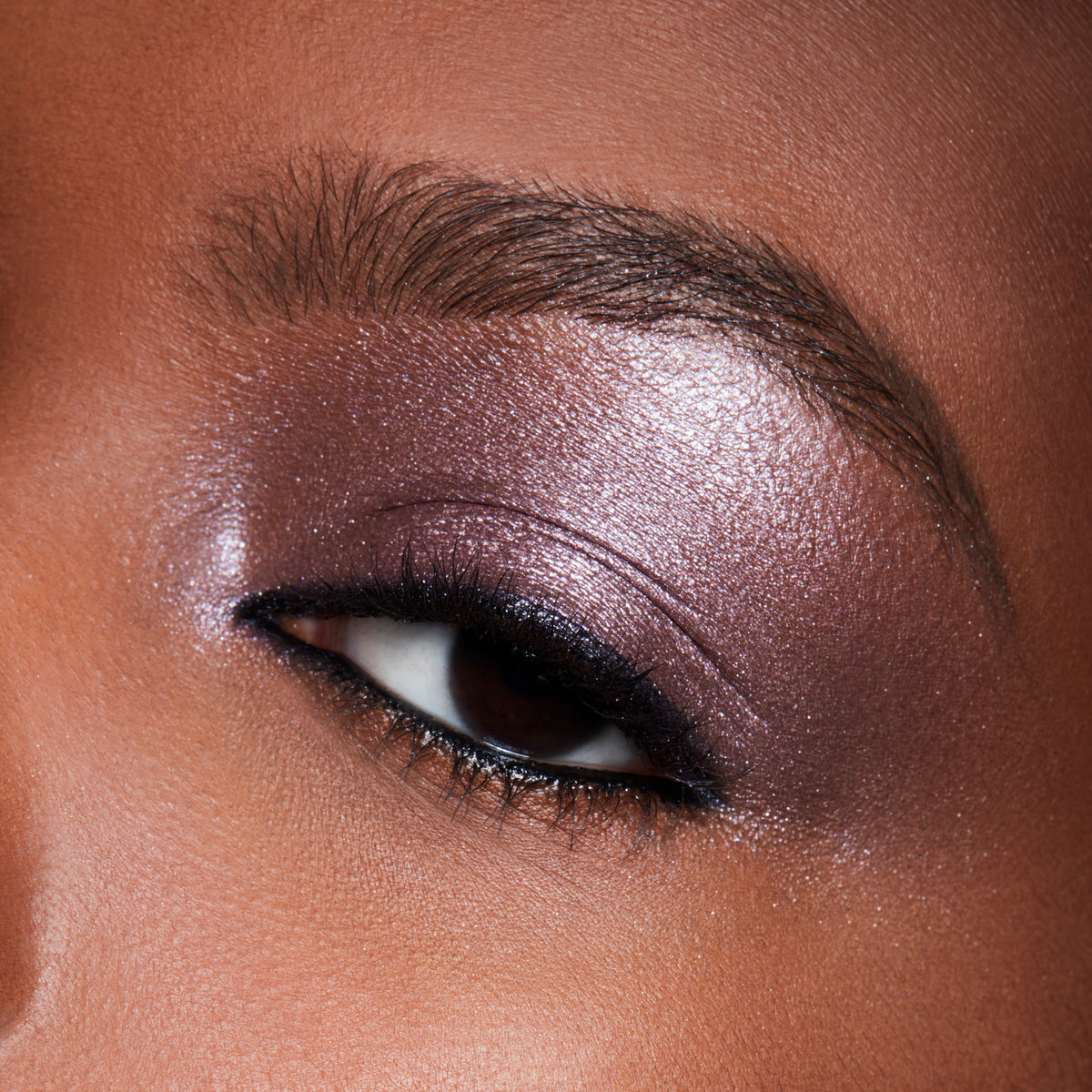 Extra Dimension Eyeshadow, 1.3 g, Smoky Mauve, Model, deep