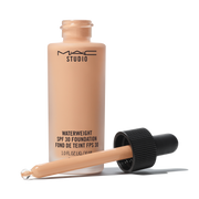 Studio Waterweight SPF 30 Foundation, 30.0 ml, NC37, Product Shot