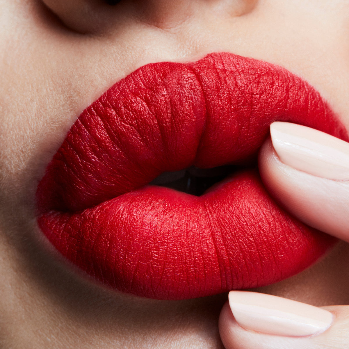 Retro Matte Liquid Lipcolour, 5.0 ml, Feels So Grand, Model, light