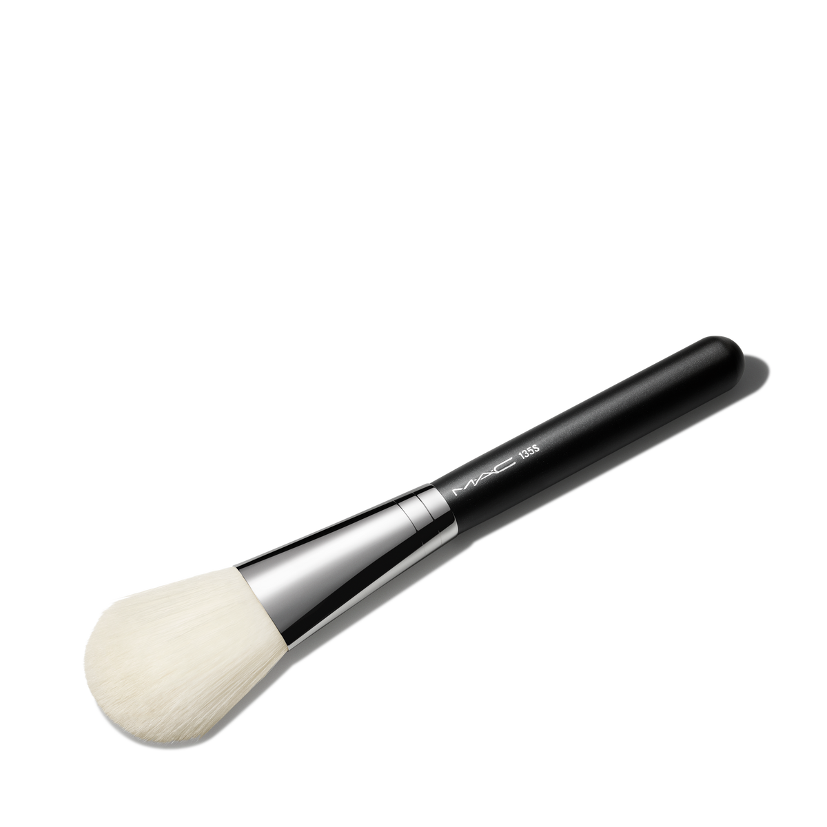 135S Large Flat Powder Brush, Product Shot
