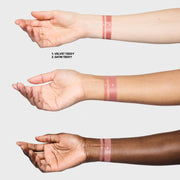 Teddy Love Lip Combo, Model