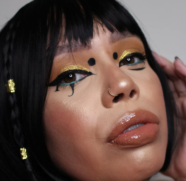 Cleopatra Makeup: Egyptian Goddess Halloween | MAC Cosmetics