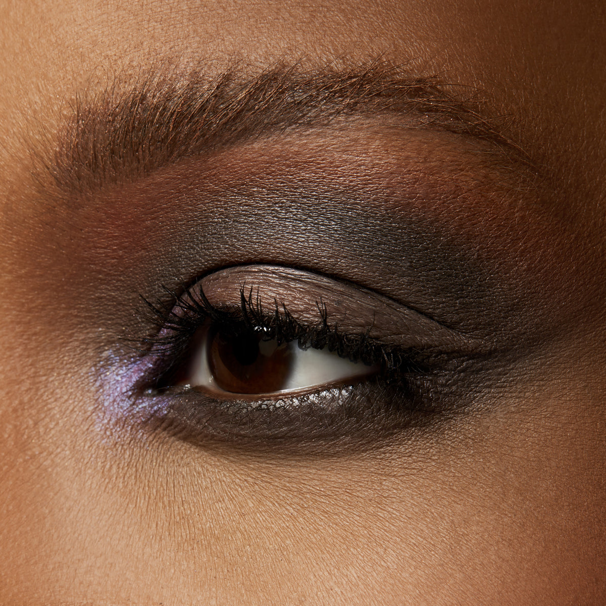Eyeshadow, 1.5 g, Brun, Model, deep