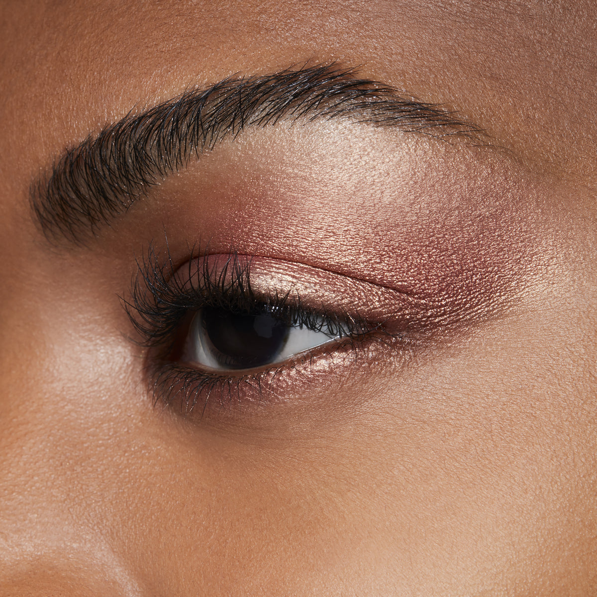 Eyeshadow, 1.3 g, Expensive Pink, Model, deep