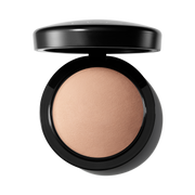Mineralize Skinfinish Natural, 10.0 g, Medium Plus, Product Shot