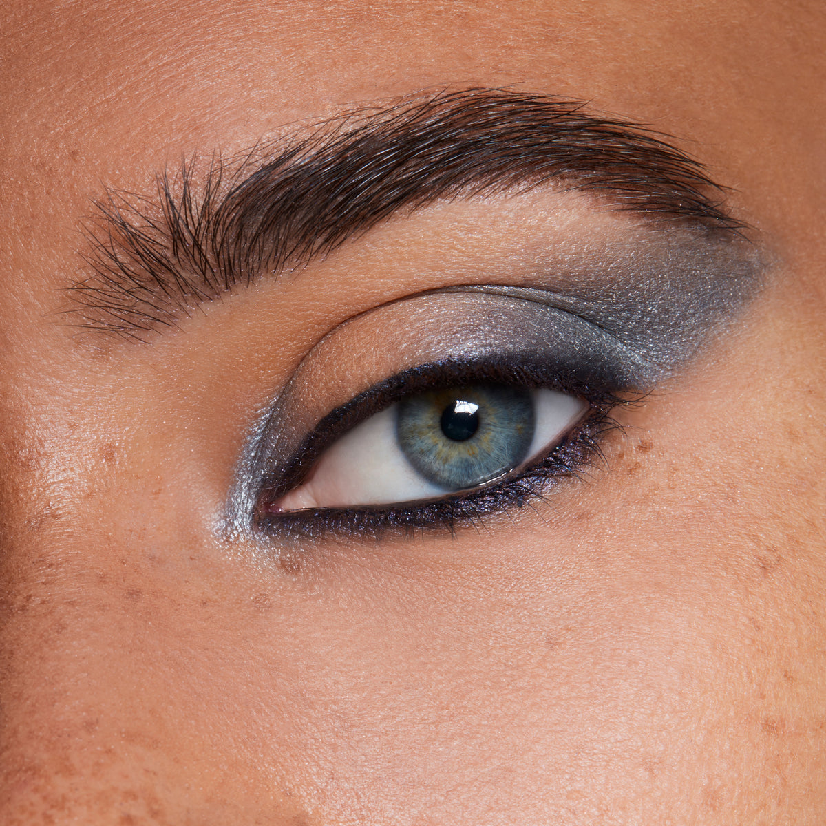 Extra Dimension Eyeshadow, 1.3 g, Evening Grey, Model, medium