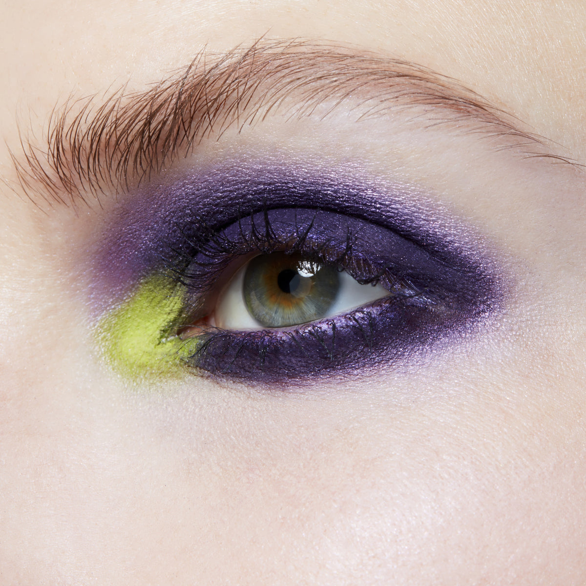 Eyeshadow, 1.5 g, Power To The Purple, Model, light