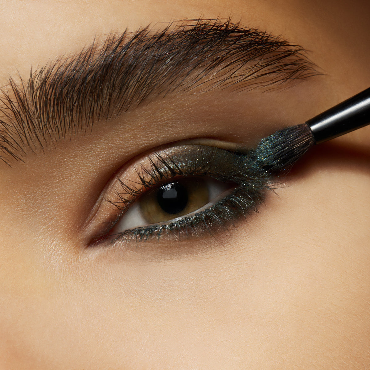 Eyeshadow, 1.5 g, That's Showbiz Baby, Model, medium