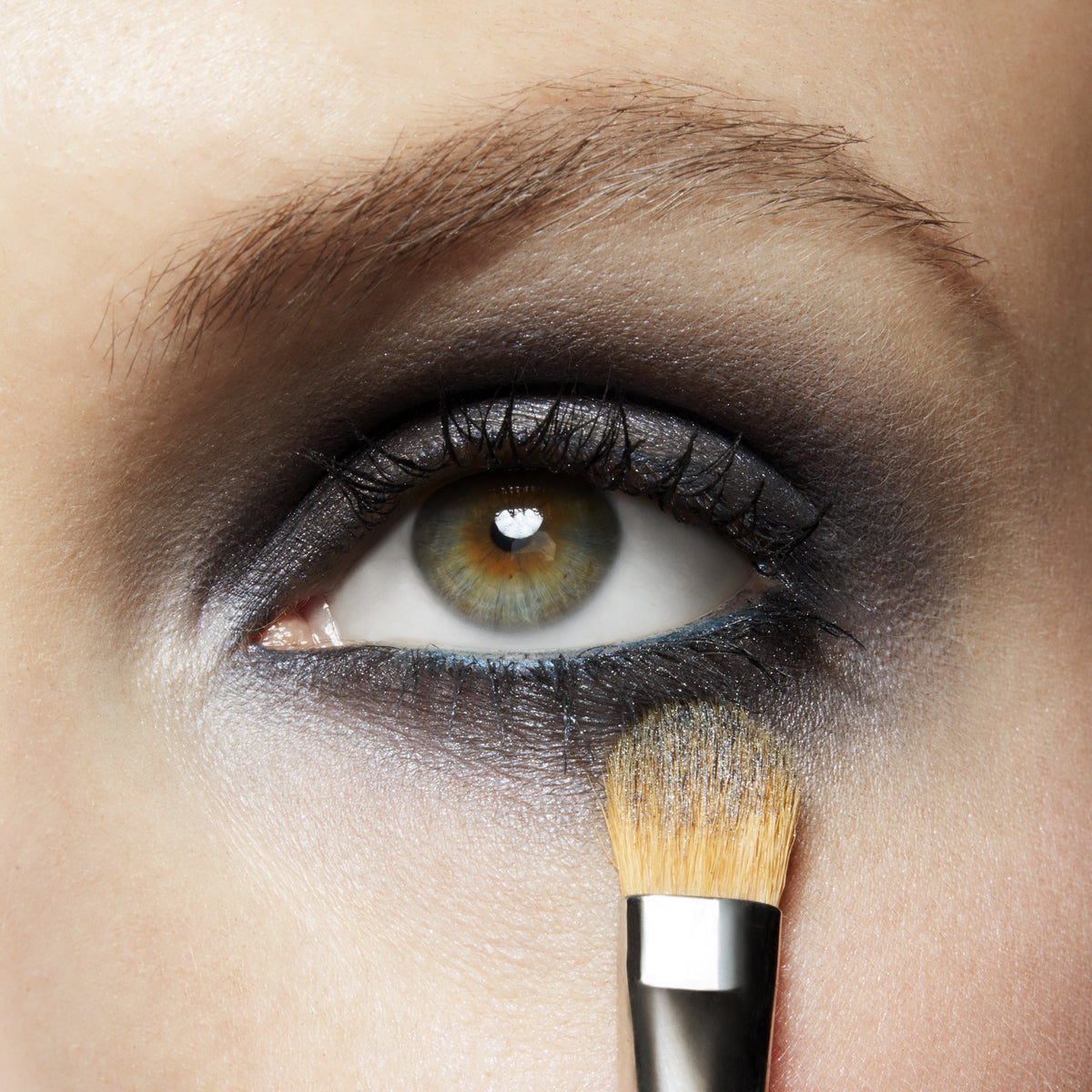 Eyeshadow / Pro Palette Refill Pan, 1.5 g, Glitch In The Matrix, Model, light