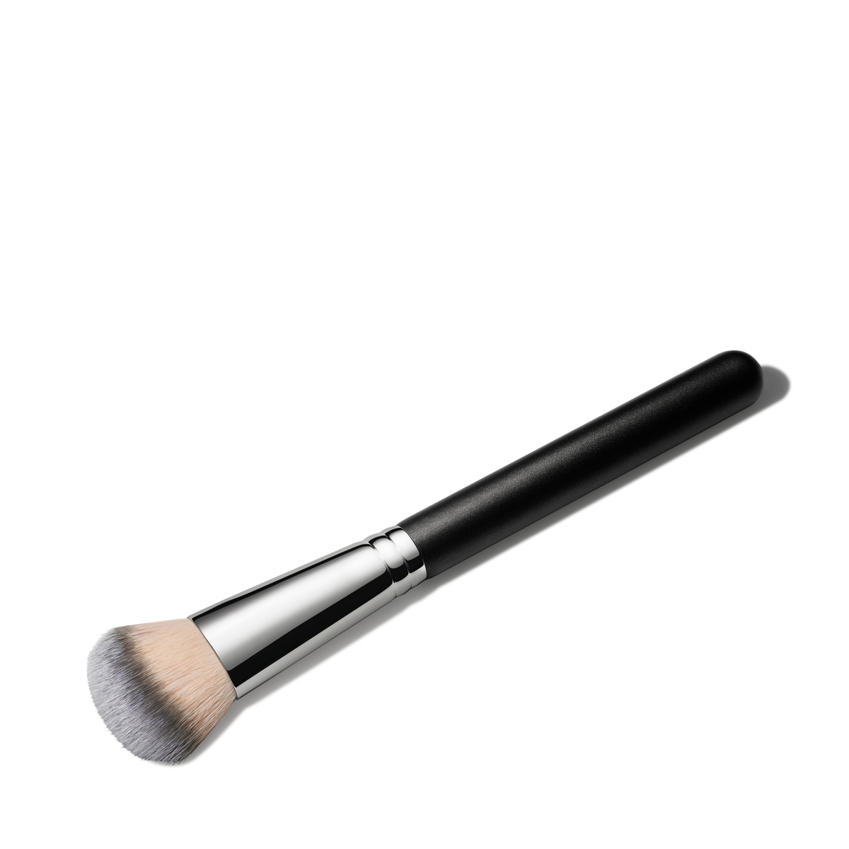128S Split Fibre Cheek Brush, Product Shot