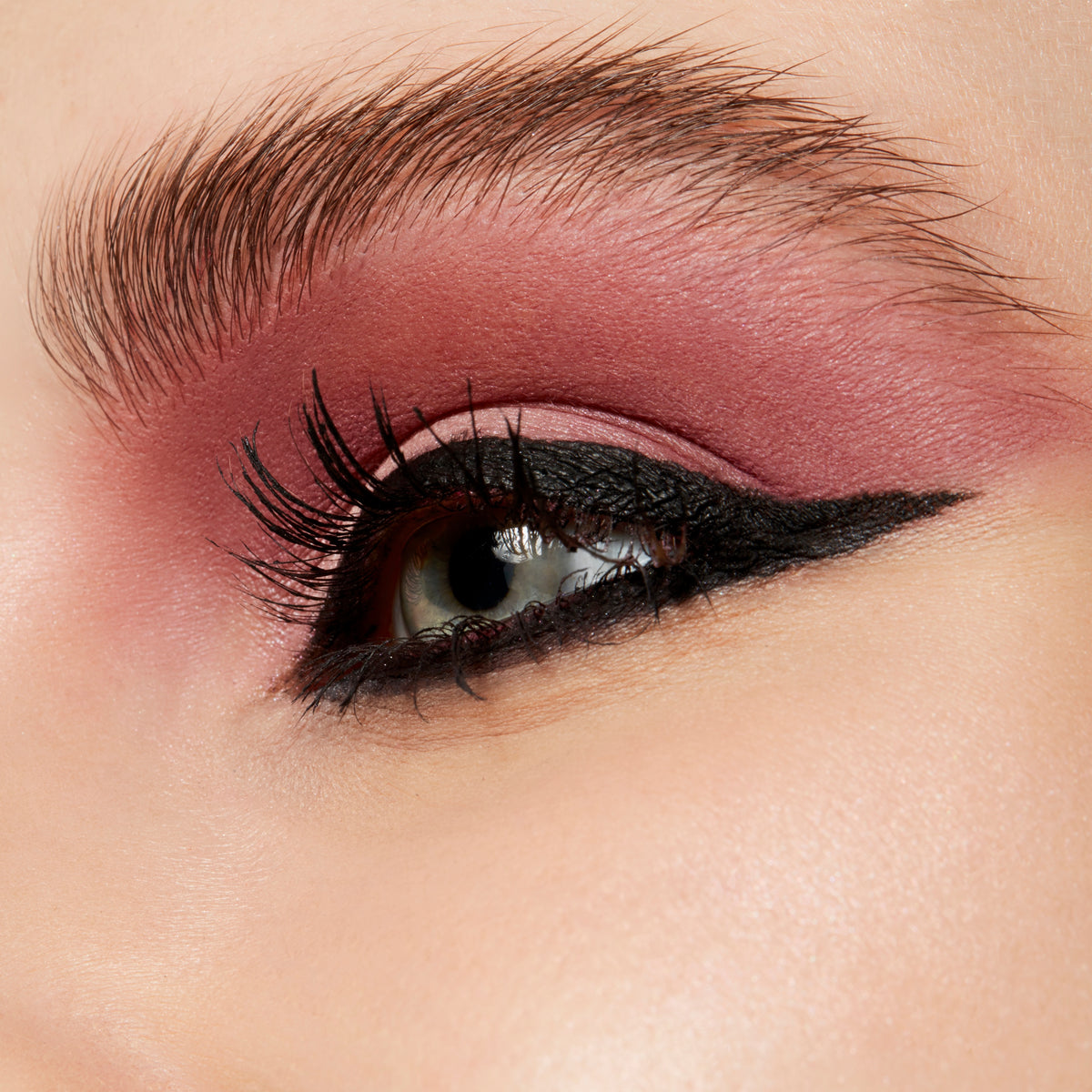 Powder Kiss Soft Matte Eyeshadow, 1.5 g, Ripened, Model, light