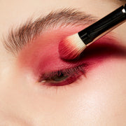 Powder Kiss Soft Matte Eyeshadow, 1.5 g, Fall In Love, Model, light
