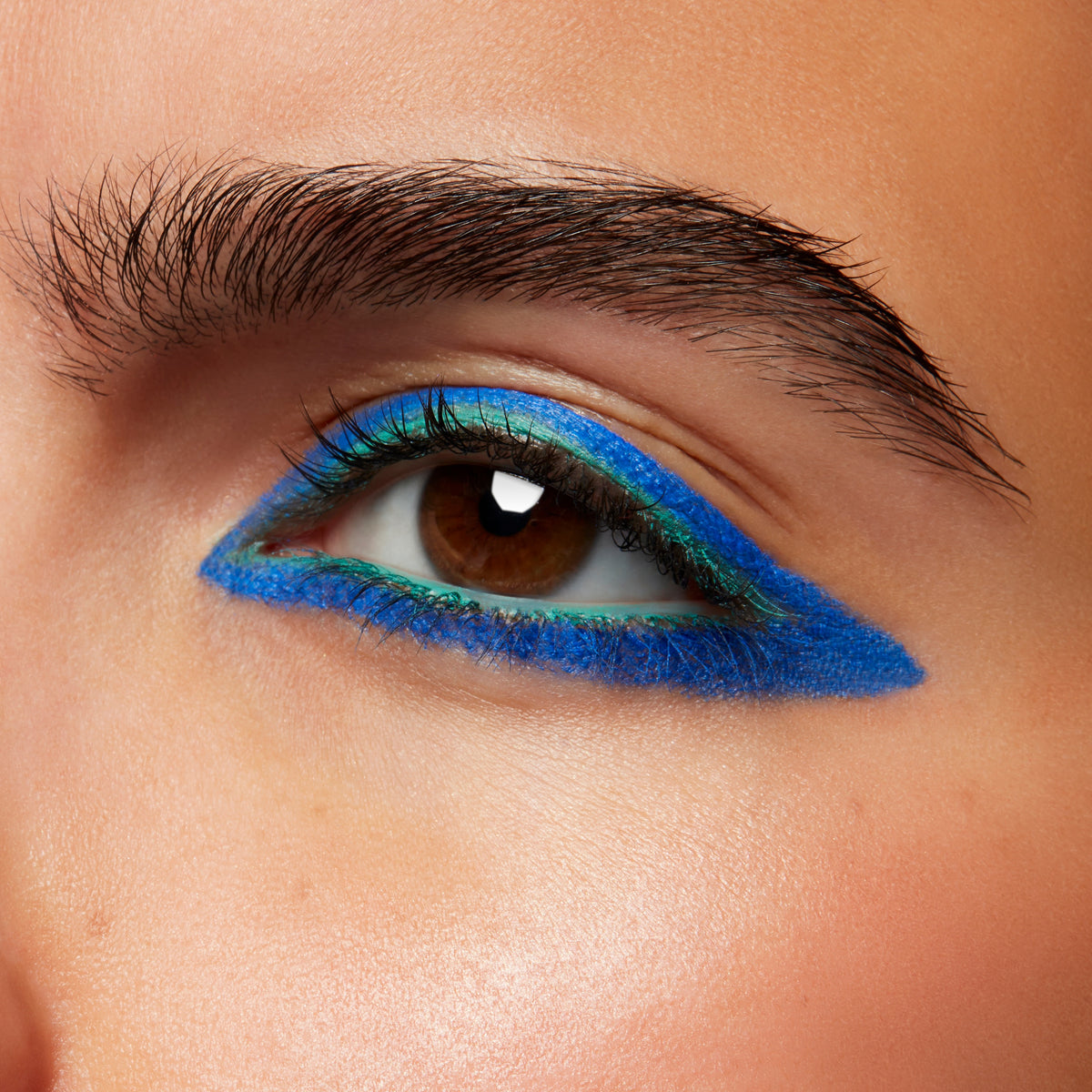 Colour Excess Gel Pencil Eyeliner, 0.35 g, Perpetual Shock!, Model, medium