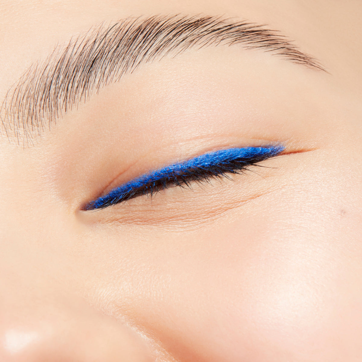 Colour Excess Gel Pencil Eyeliner, 0.35 g, Perpetual Shock!, Model, light