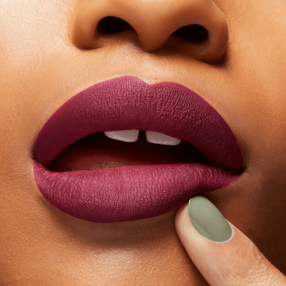 M·A·C Locked Kiss Ink™ 24HR Lipcolour, 4.0 ml, Fruitful, Model, medium