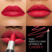 M·A·Cximal Silky Matte Lipstick / Mini M·A·C, 1.7 g, Ruby Woo, Model