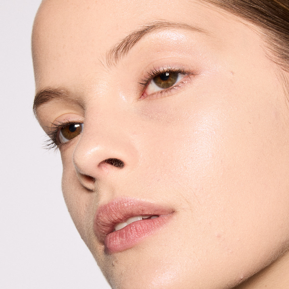 Extra Dimension Skinfinish / Gift M·A·C, 8.0 g, Glowflakes, Model, light