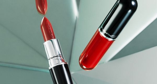 Model wearing dazzle shadow and lips