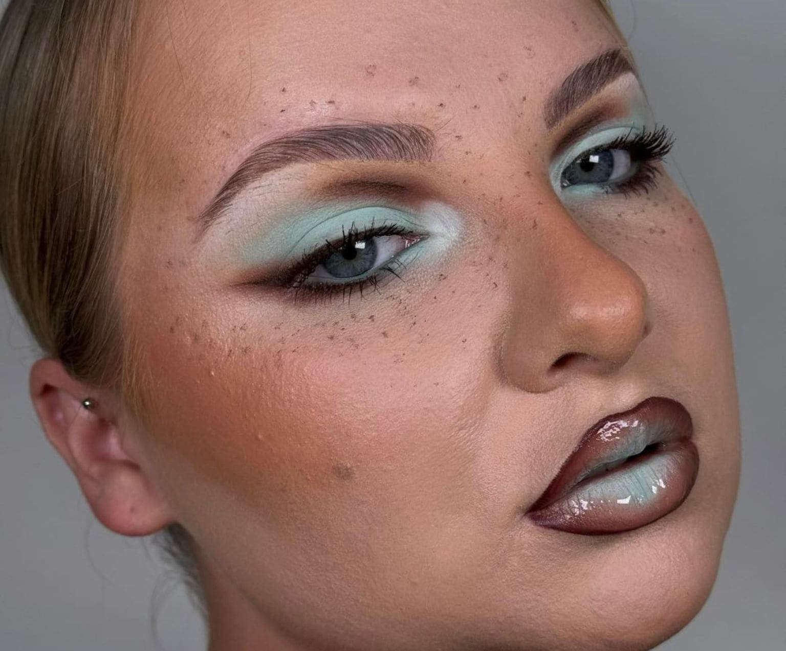 mac masters trend mint and mocha makeup on model