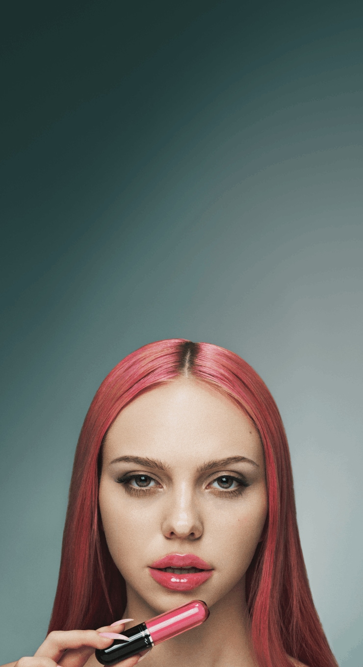 Model with new blusher and blonzing product