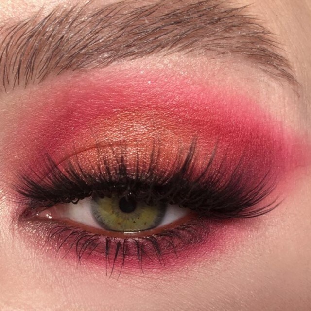 Glam Pink Eyeshadow For Green Eyes