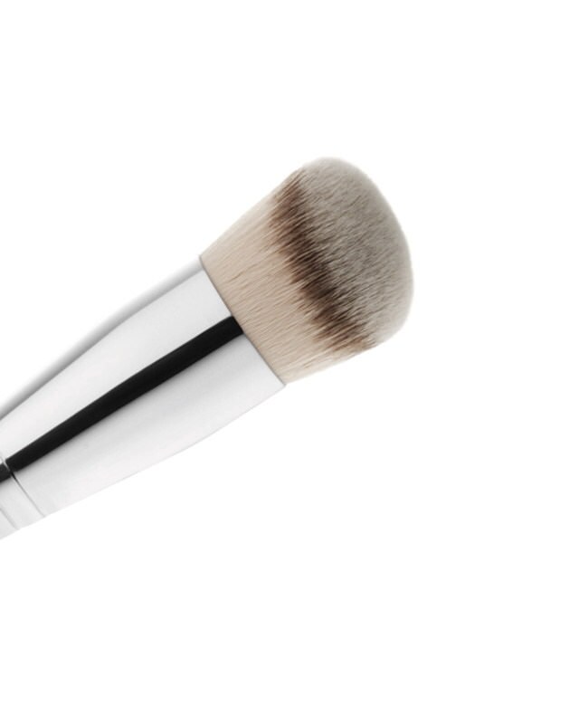 170 Synthetic Rounded Slant Brush 170 Synthetic Rounded Slant Brush